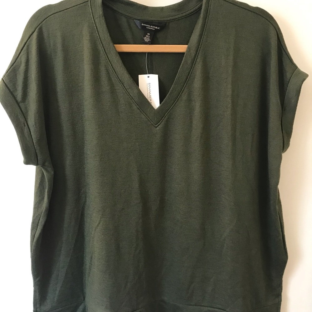 NWT Banana Republic Luxespun V-Neck Shirt, XS